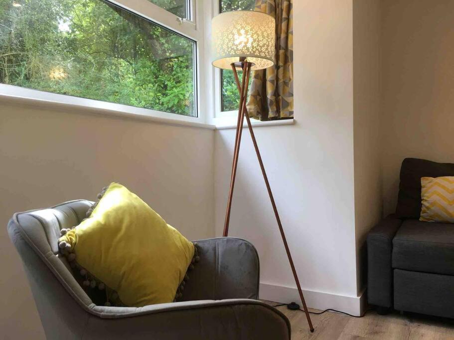 Bright And Spacious Annex Near With Private Garden Holiday home *