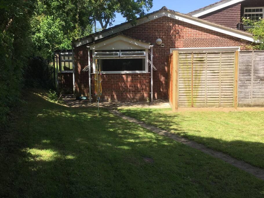 Holiday home Bright And Spacious Annex Near With Private Garden Lymington