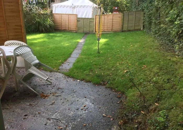Bright And Spacious Annex Near Lymington With Private Garden
