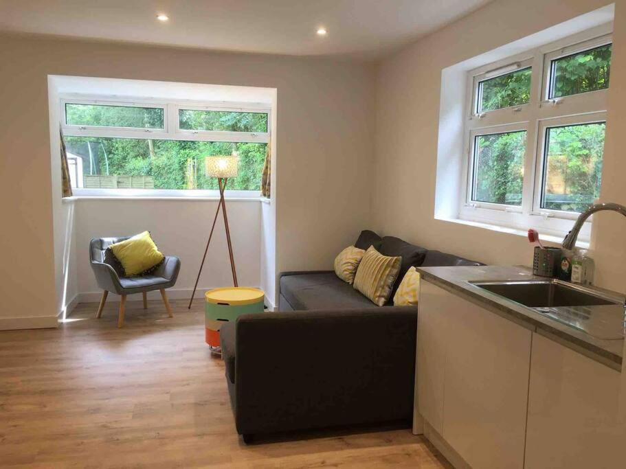 Bright And Spacious Annex Near With Private Garden Holiday home