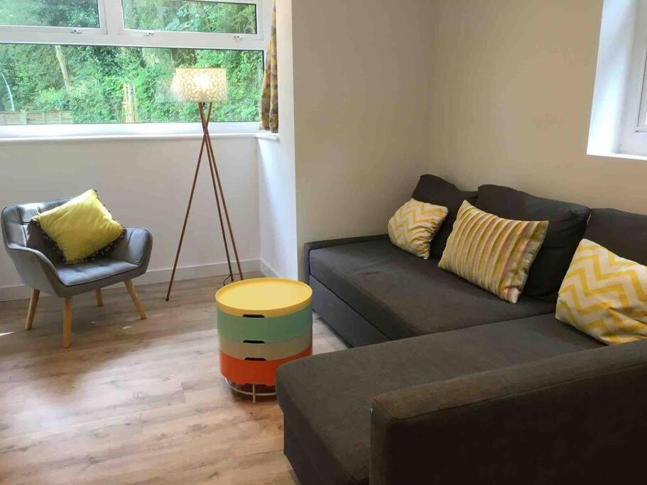 Bright And Spacious Annex Near With Private Garden Holiday home Lymington
