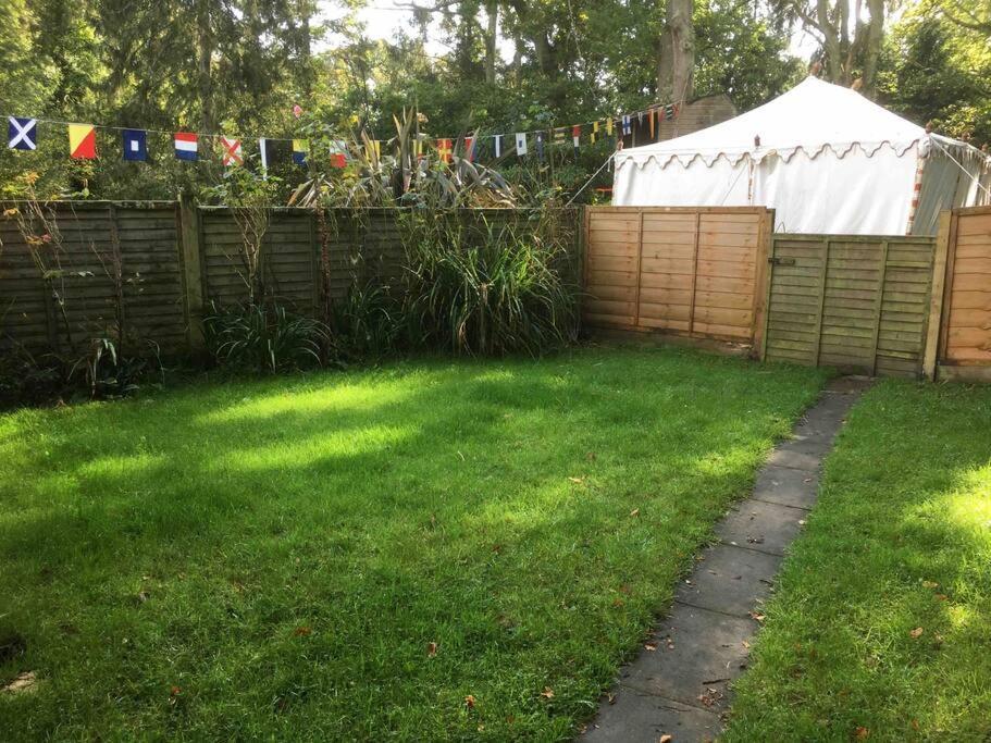 Bright And Spacious Annex Near With Private Garden Holiday home *