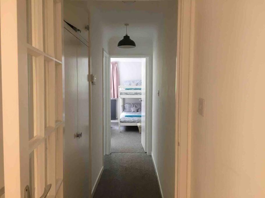 Bright And Spacious Annex Near With Private Garden Holiday home *